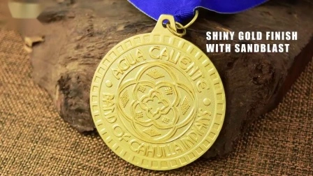 Hecho en China, grabado de medalla en blanco chapado en oro brillante con logotipo en relieve troquelado de metal personalizado